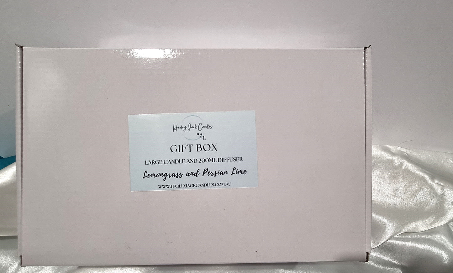 Gift Box - Large Candle and 200ml Diffuser